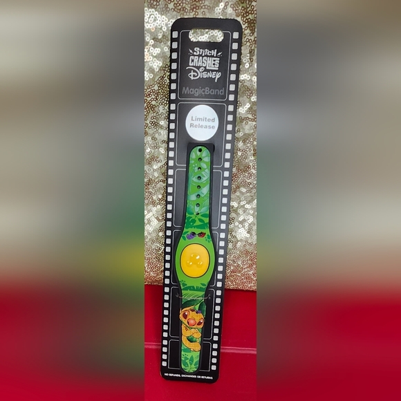 Disney Other - Stitch Crashes Disney The Lion King Magicband 3 of 12 Limited Release New